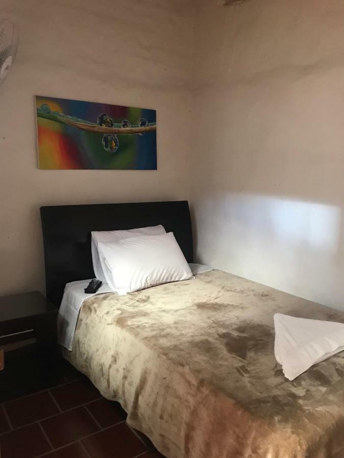 Hostal Rous San Gil Extérieur photo